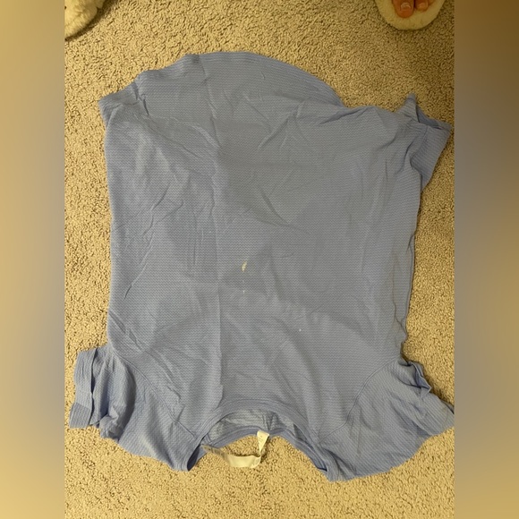 Shortsleeved shirt from lululemon - Picture 1 of 3